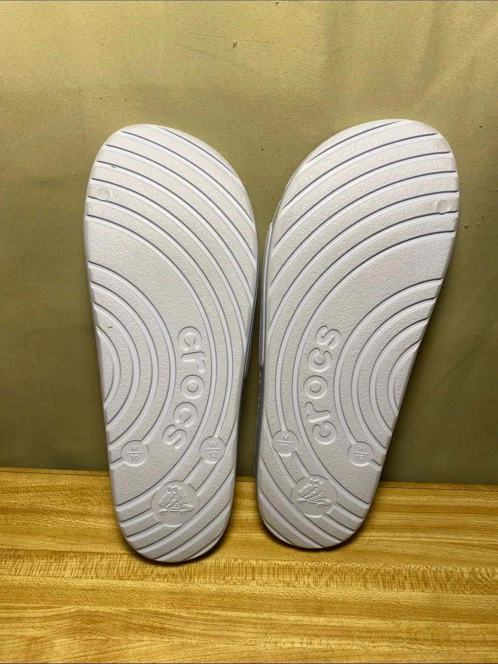 CROCS Unisex Adult Essentials Slides Sandals  M 10/ W 12